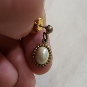 Elegant gold and pearl vintage earrings